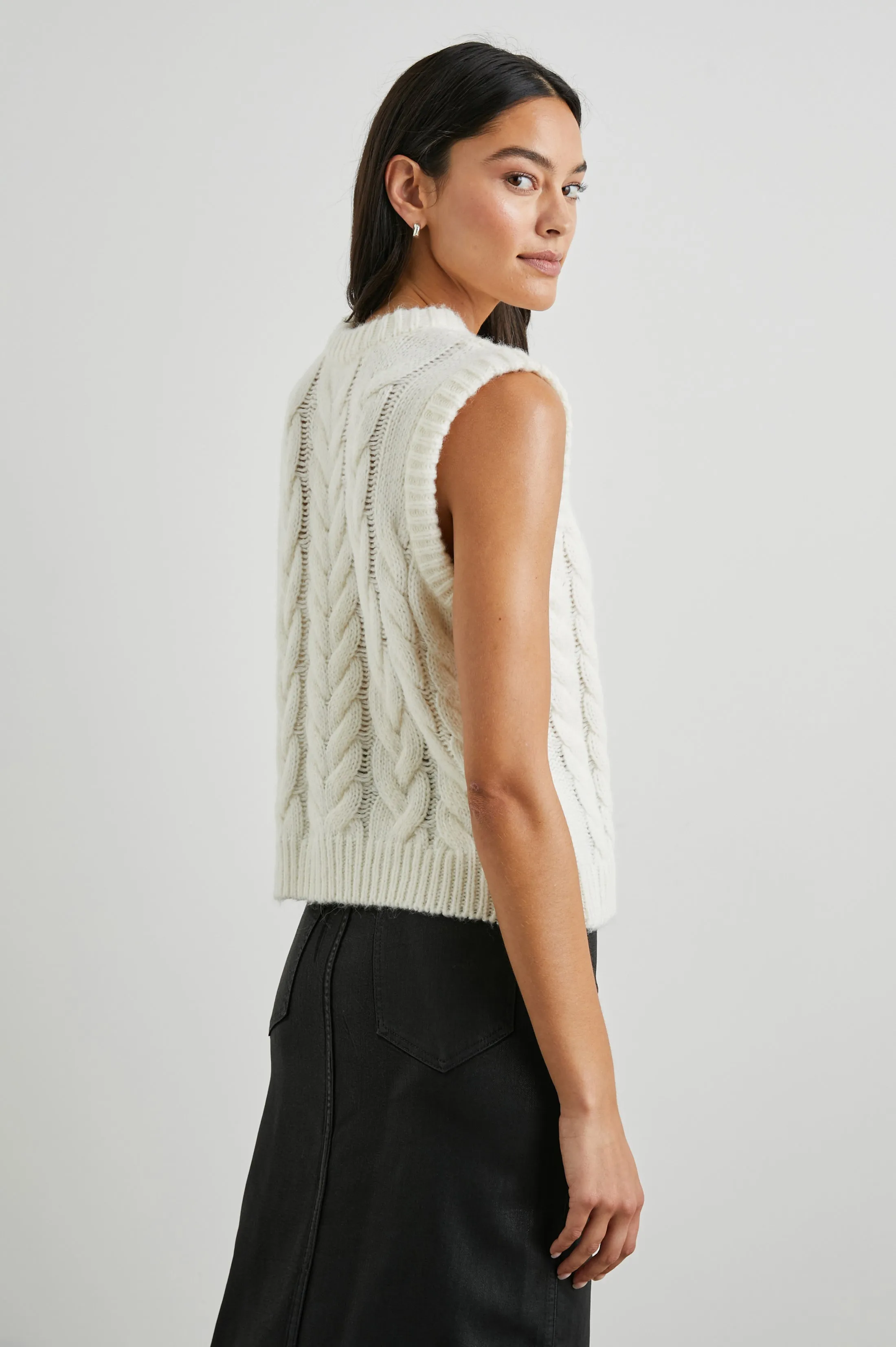 ALEXIS SWEATER VEST - IVORY