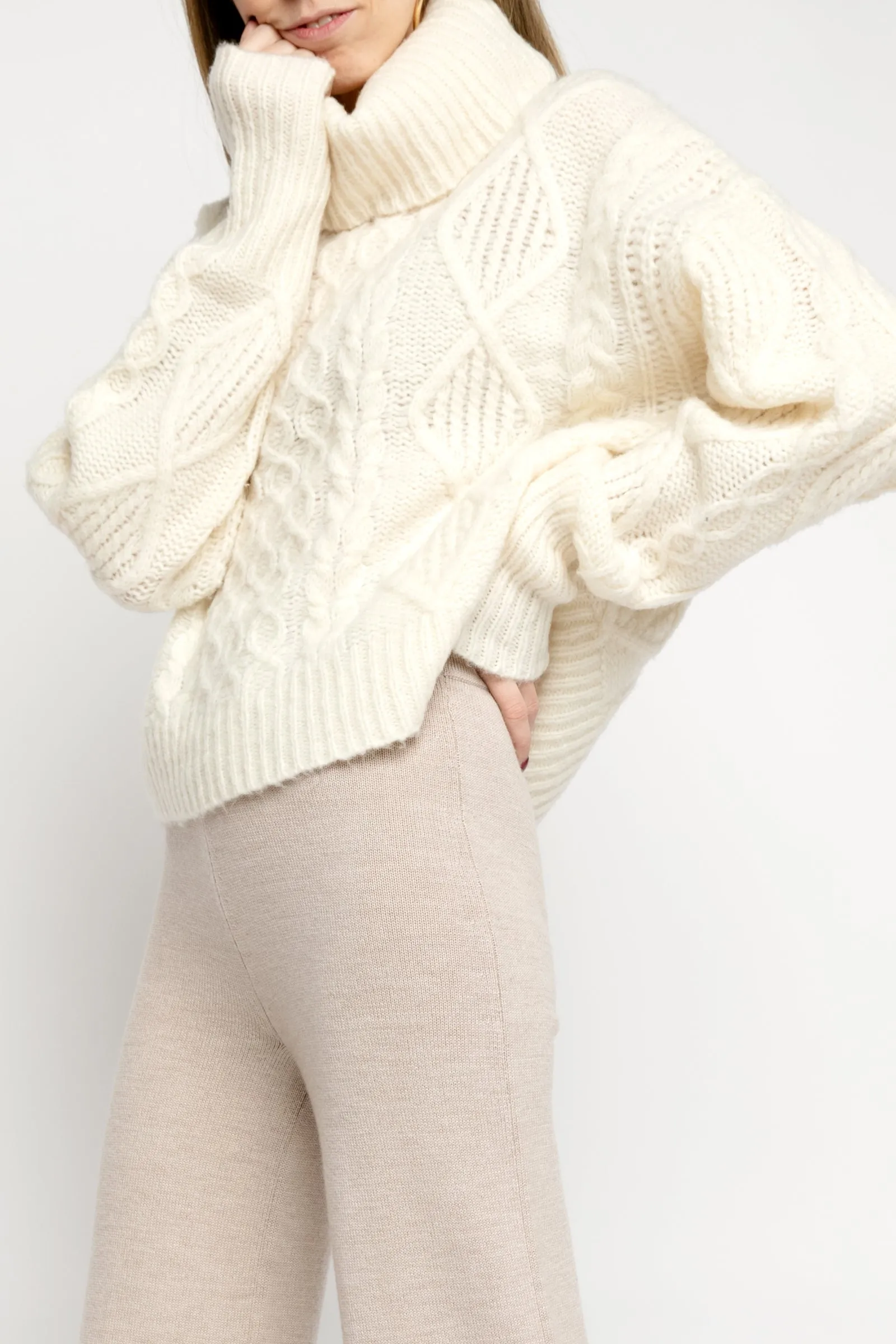 Rosae Turtleneck Pullover in Ivory